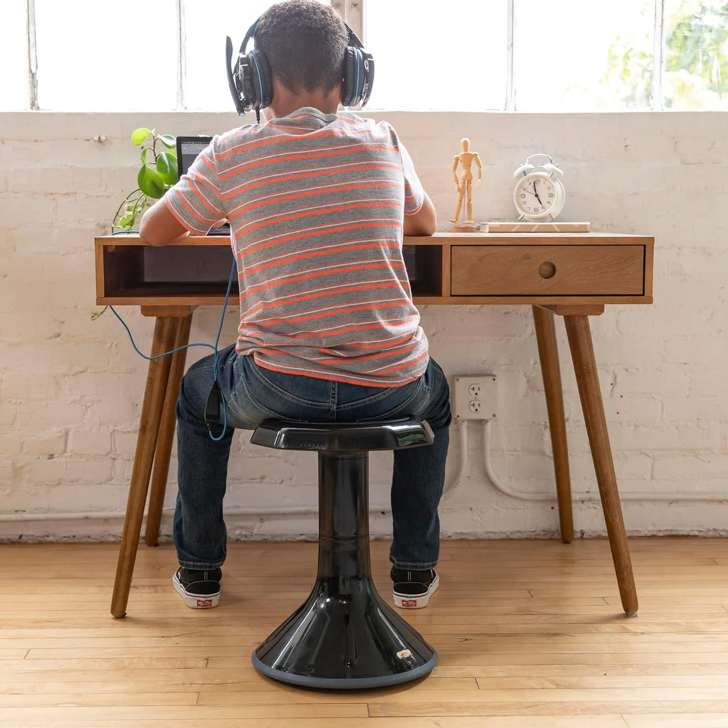 ECR4Kids ACE Active Core Engagement Wobble Stool, 18-Inch Seat Height, Flexible Seating, Black