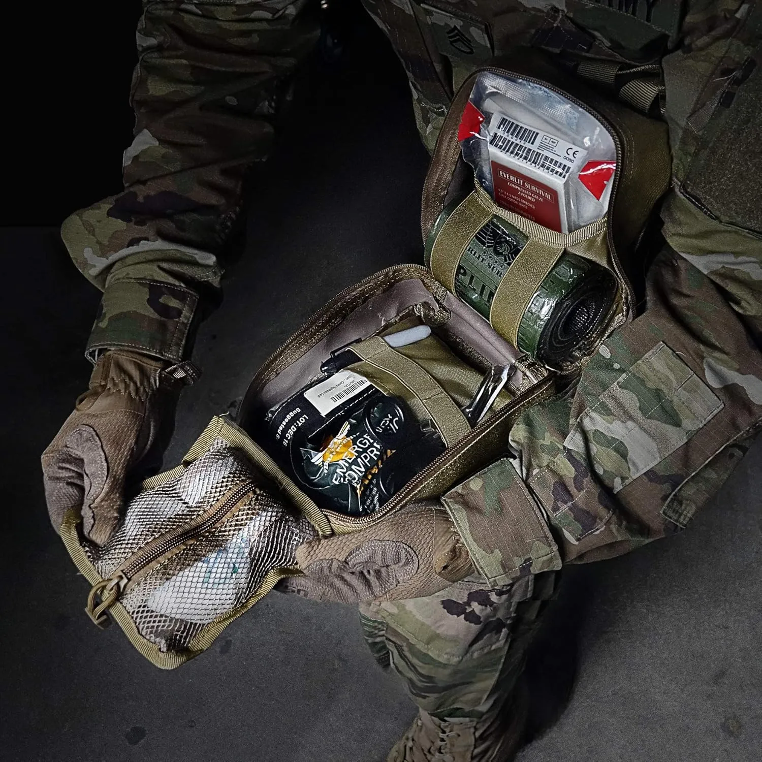 EVERLIT Emergency Trauma Kit, CAT GEN-7 Tourniquet 36" Splint, Military Combat Tactical IFAK for Critical Wounds First Aid, Gun Shots, Severe Bleeding Control (Camouflage)