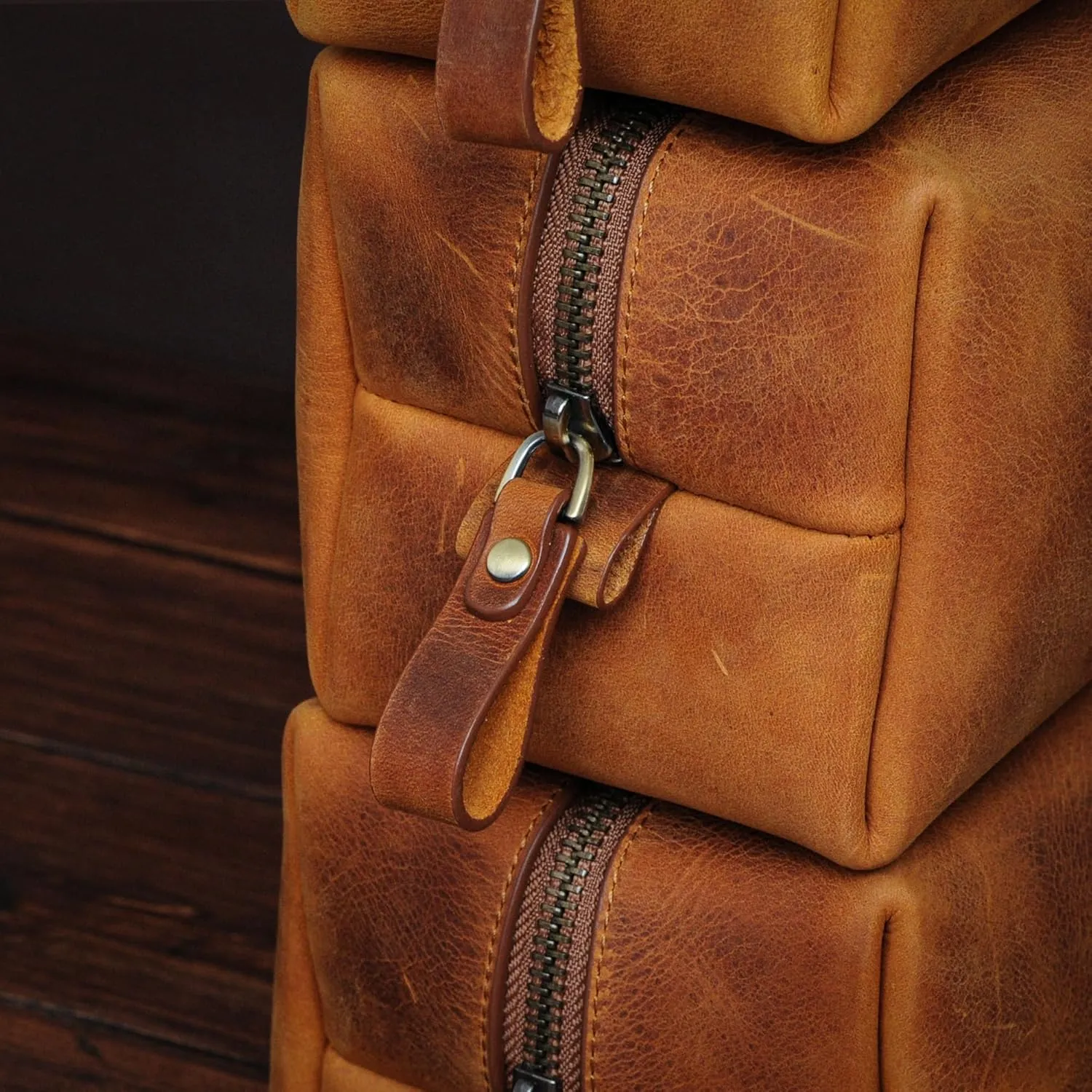 Handcrafted Leather Toiletry Bag for Cosmetics, Handmade Leather Dopp Kit to Keep Toiletries for Travels, Green, Small