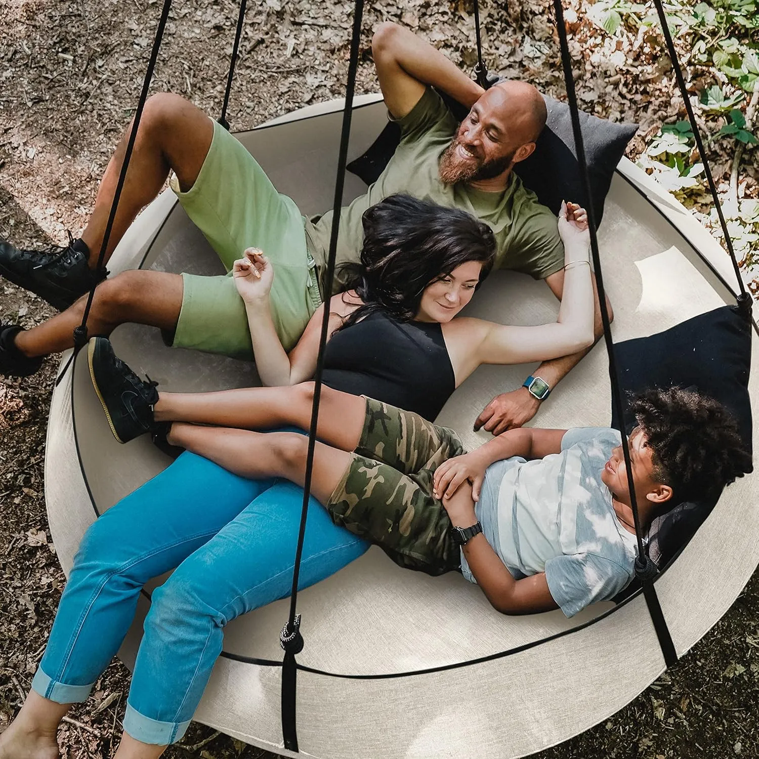 Hangout Pod Free-Hanging Transportable Circular Family Hammock Bed/Hanging Chair/Porch Swing for Garden, Deck, Lawn, Patio and Camping. Cream & Black