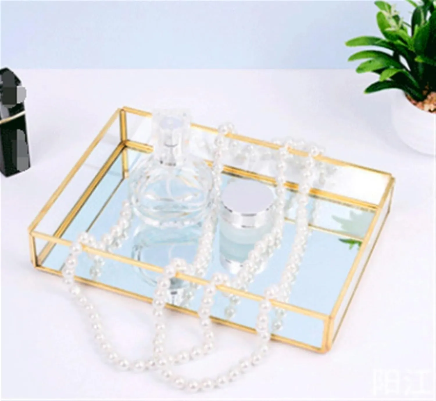 Makeup Organizer Vanity Skin Care Products Lipsticks Perfumes Gold Trays Jewelry Cosmetics Storage Boxes Display Boxes Make Organizers Vanity