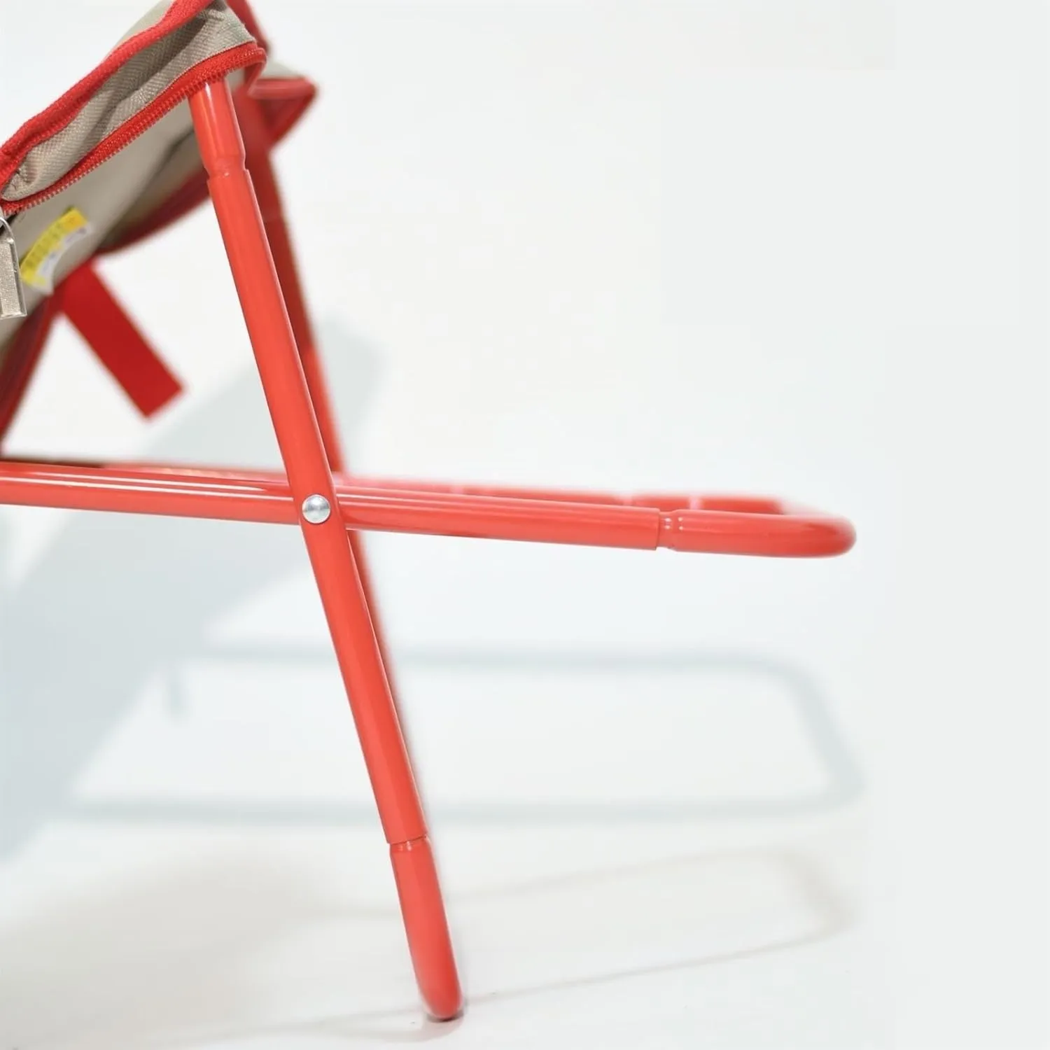 Portable Pink Folding Stool, Metal, 10.6*9.4*10.6in, 700g, Contemporary Style, Rectangular Shape, Ideal for Outdoor Activities and Indoor Use